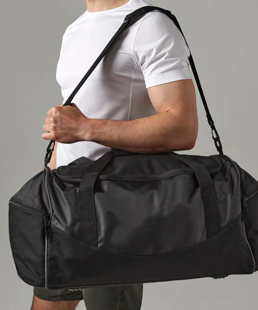 QS070 - Teamwear Holdall